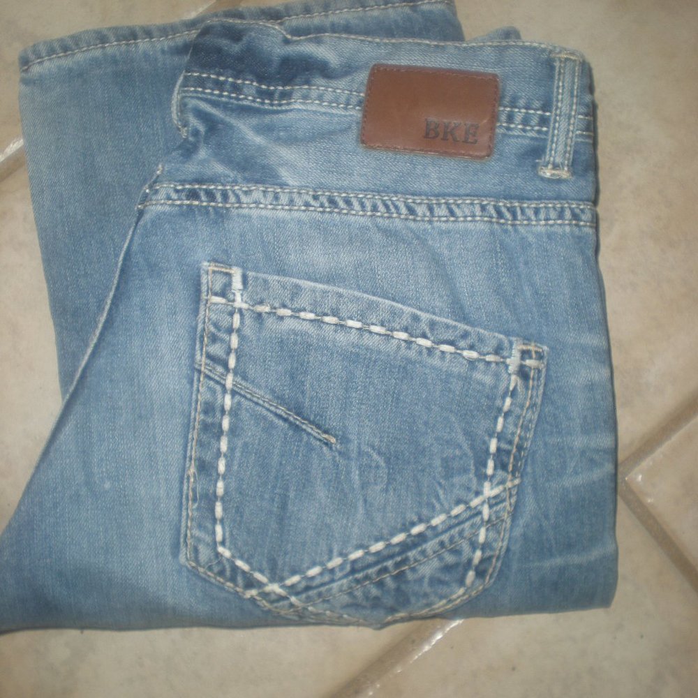 BKE Men’s Relaxed Jeans - Light Blue with Brown Patch
